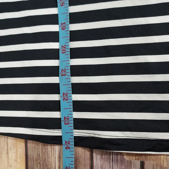 Lands End black and white stripe rash guard swim shirt XL/18 - Picture 7 of 9
